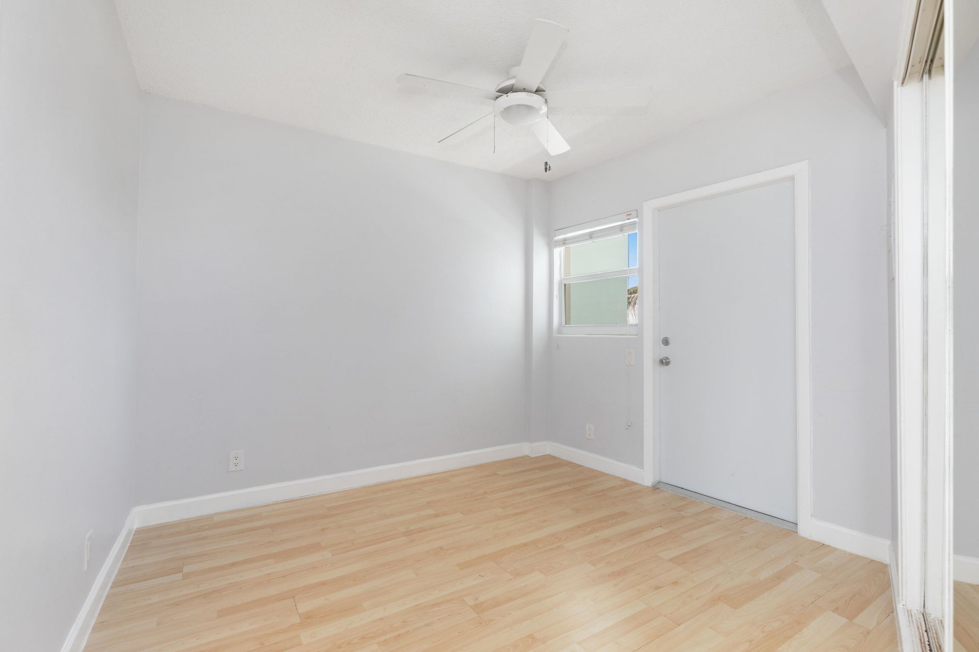 3250 NE 28th Street, Unit 404, Fort Lauderdale, FL 33308 Photo