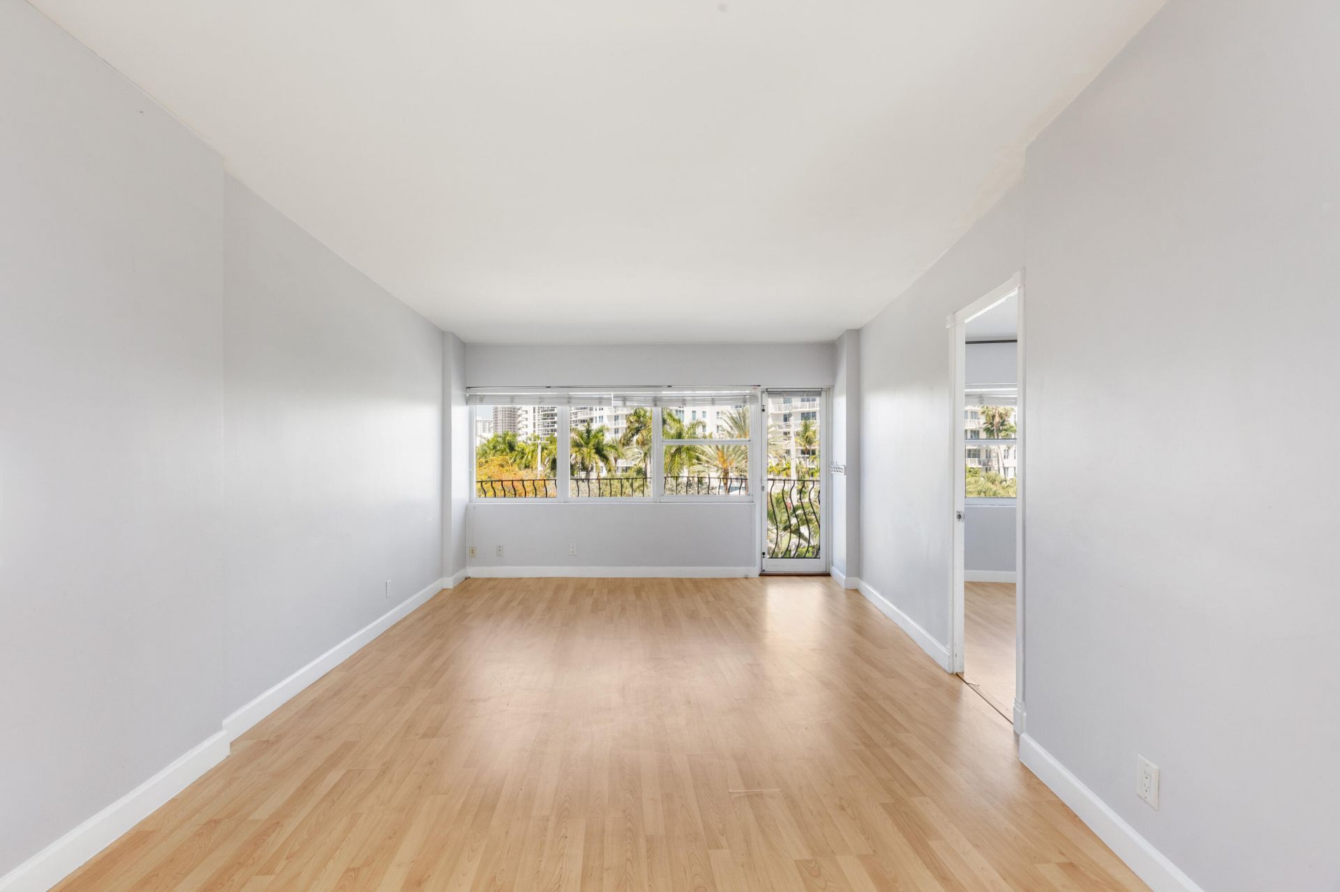 3250 NE 28th Street, Unit 404, Fort Lauderdale, FL 33308 Photo