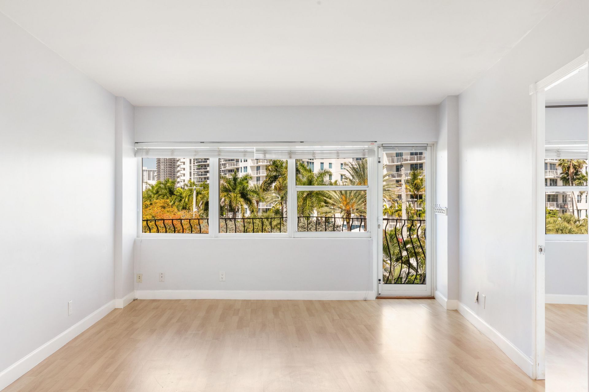 3250 NE 28th Street, Unit 404, Fort Lauderdale, FL 33308 Photo