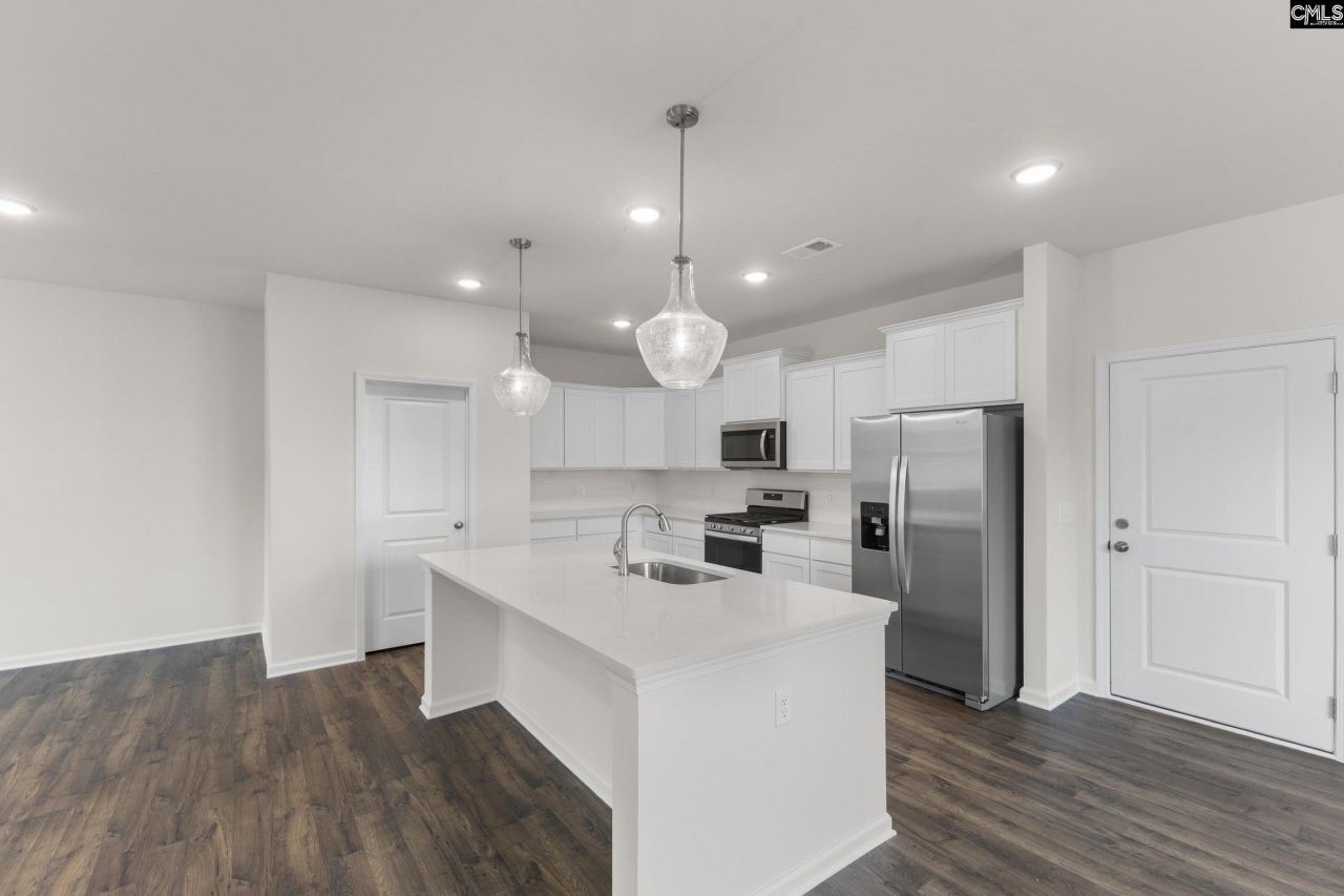 289 Balbriggan Place Photo 4