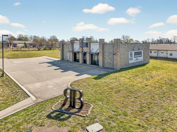 500 Peachtree Drive, Carthage, MO 64836