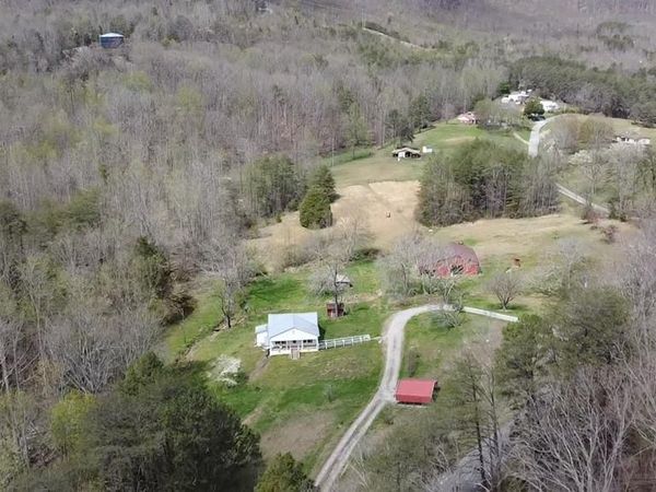 239 Miller Rd, Pikeville, TN 38585