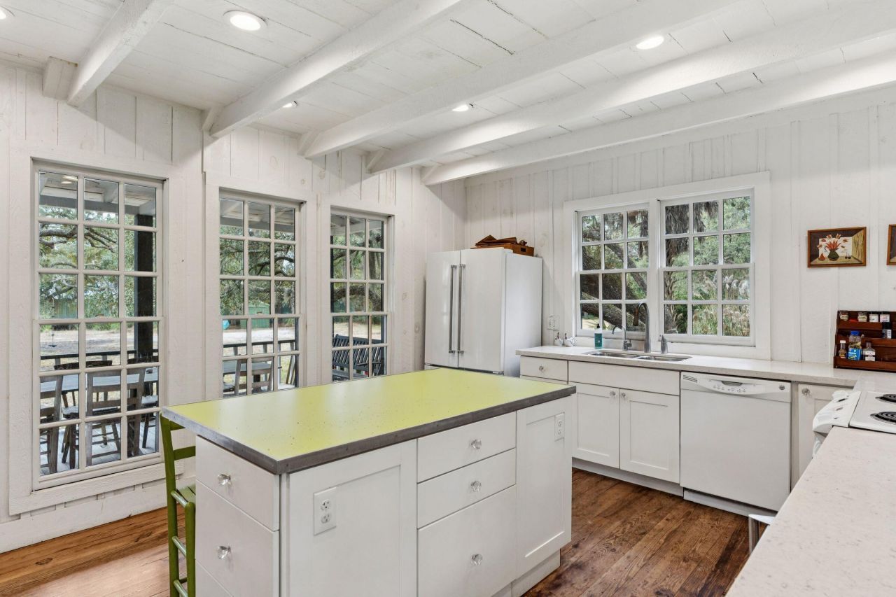 44 Hook Drive Photo 15