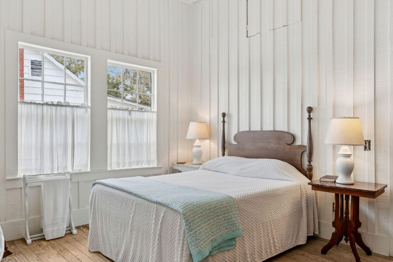 44 Hook Drive Photo 18