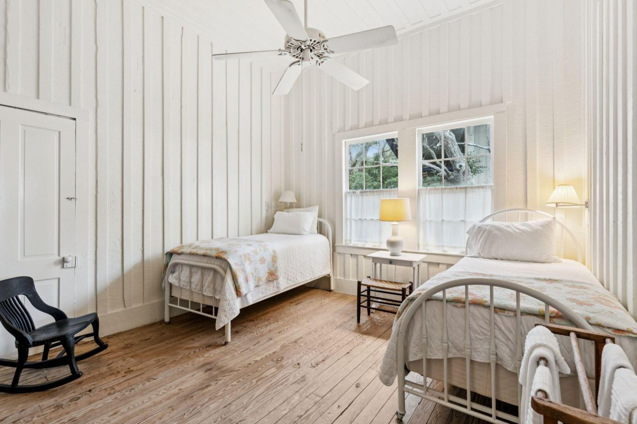 44 Hook Drive Photo 24