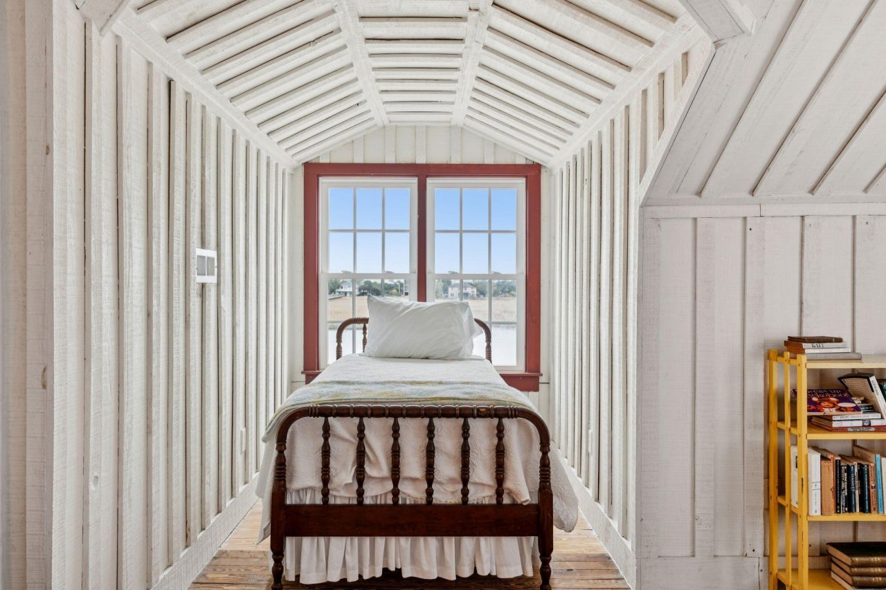 44 Hook Drive Photo 36