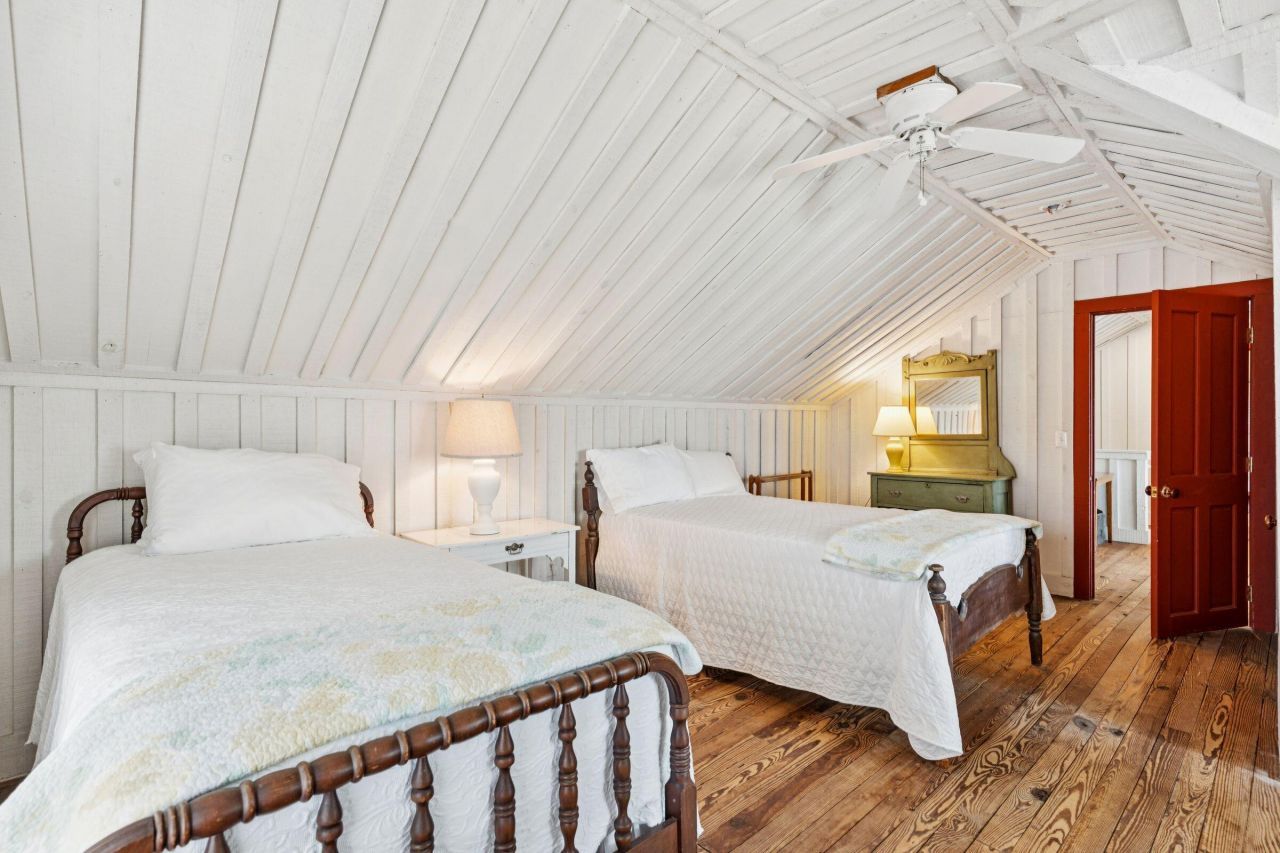 44 Hook Drive Photo 37