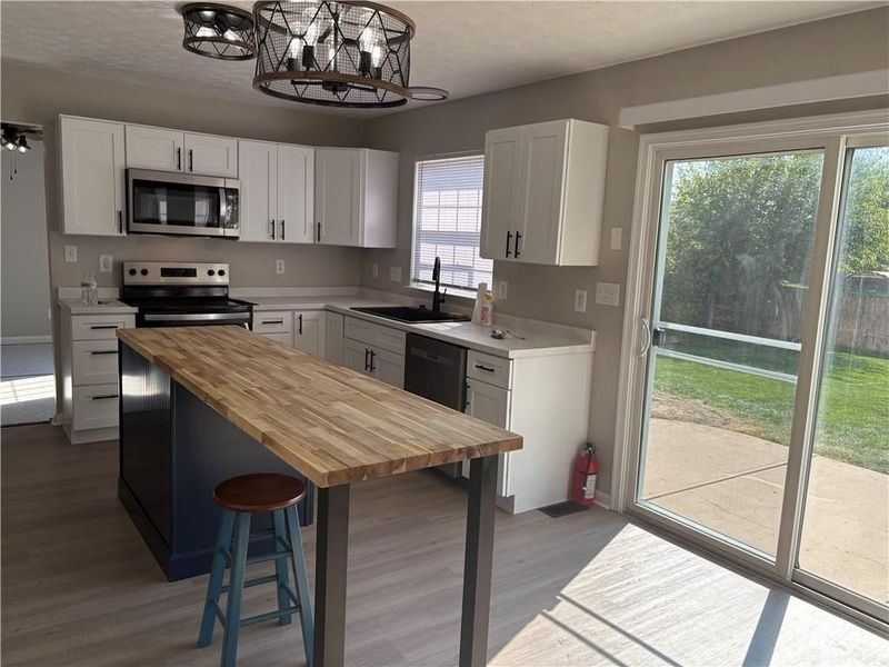 2308 Queensway Drive, Miami Township, OH 45342 Photo 2