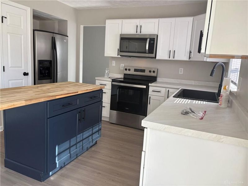 2308 Queensway Drive, Miami Township, OH 45342 Photo 3