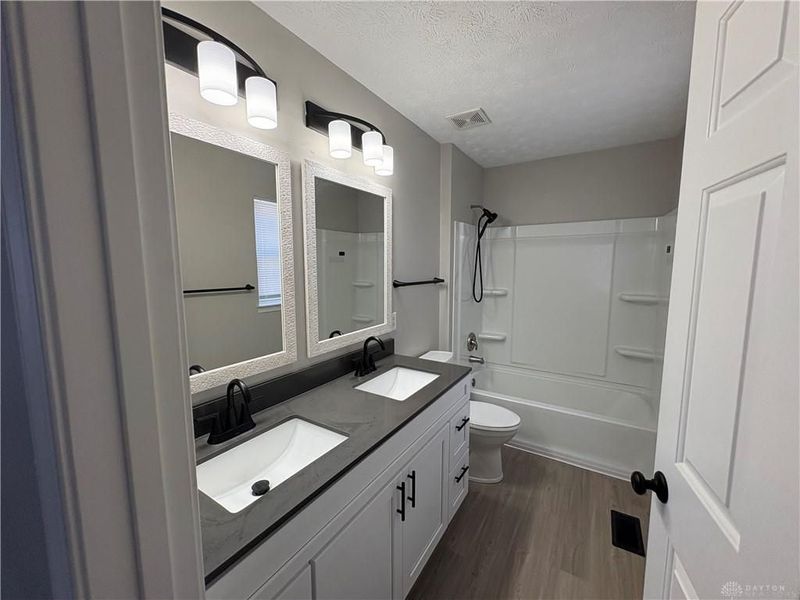 2308 Queensway Drive, Miami Township, OH 45342 Photo 9