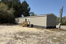 115 Leslie Circle photo 4