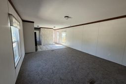 115 Leslie Circle photo 4