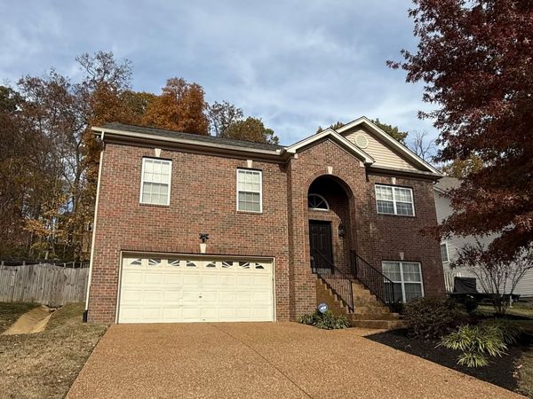 1078 Willoughby Station Blvd , Mount Juliet, TN 37122