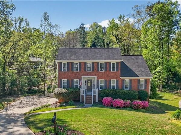 1658 Pine Ridge Circle, Woodstock, GA 30188