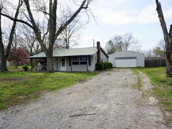 503 S 6th Street , Elkville, IL 62932