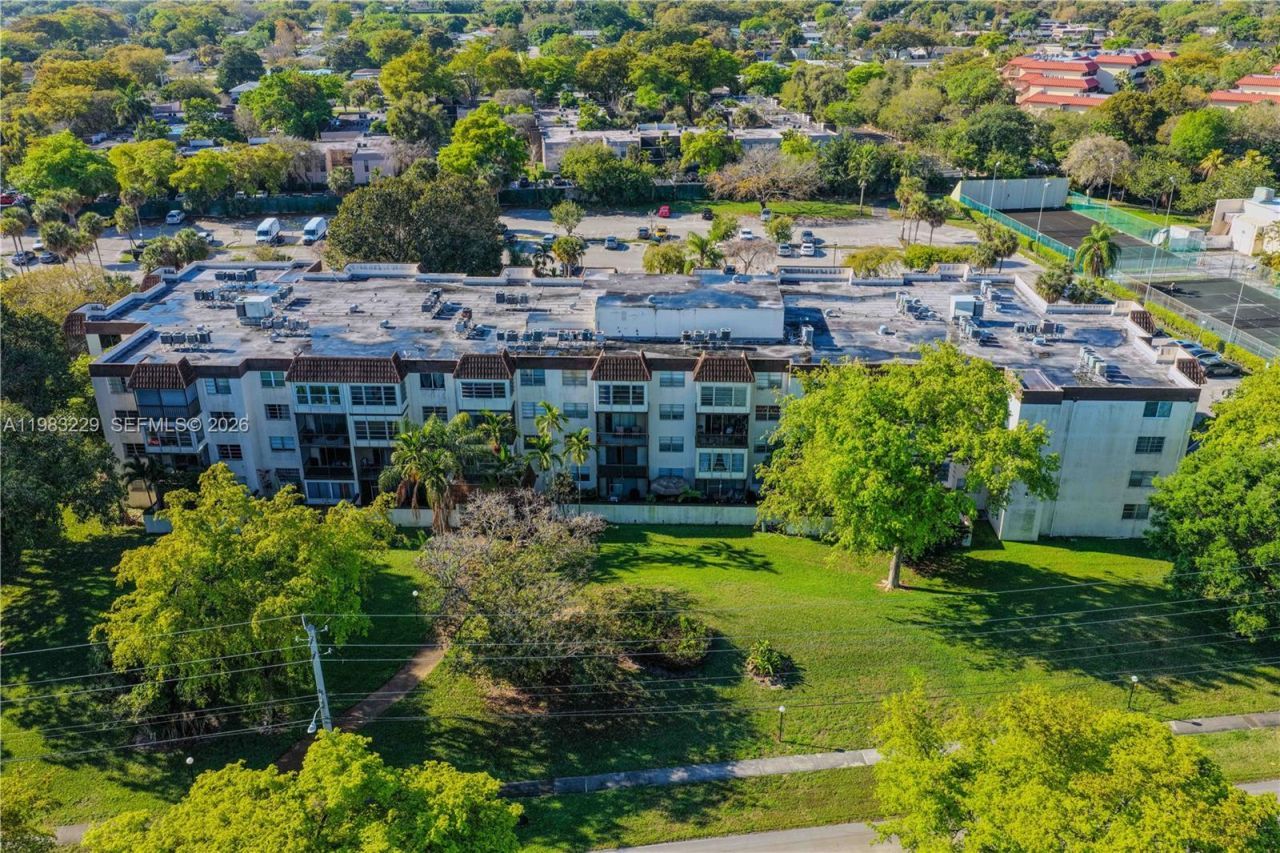 7100 NW 17th St, Unit 210, Plantation, FL 33313 Photo