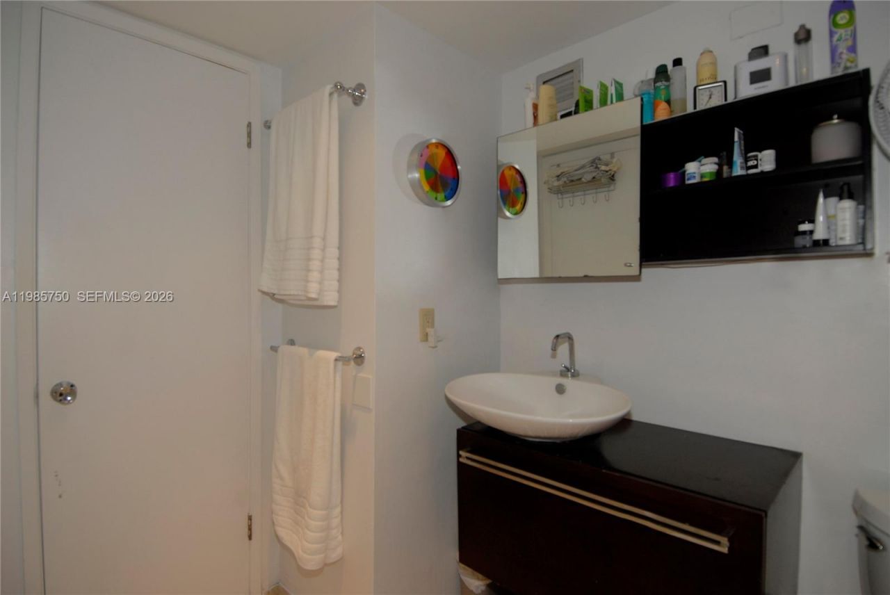 600 NE 36th St , Unit 1212, Miami, FL 33137 Photo