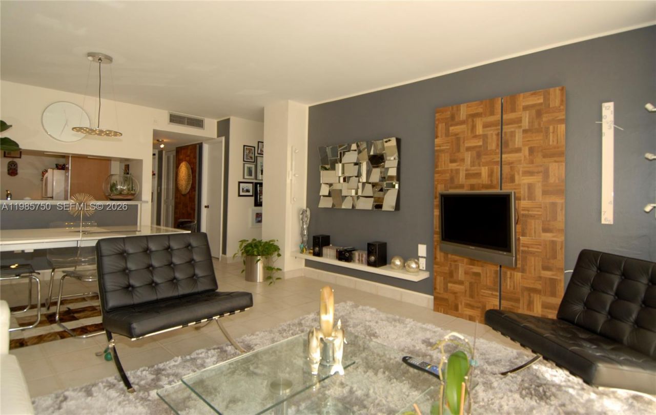 600 NE 36th St , Unit 1212, Miami, FL 33137 Photo