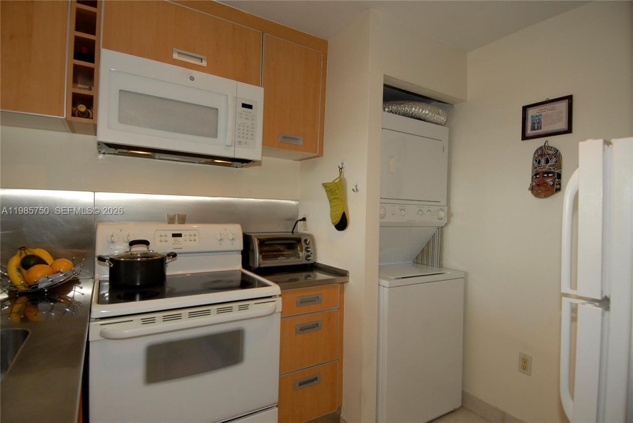 600 NE 36th St , Unit 1212, Miami, FL 33137 Photo