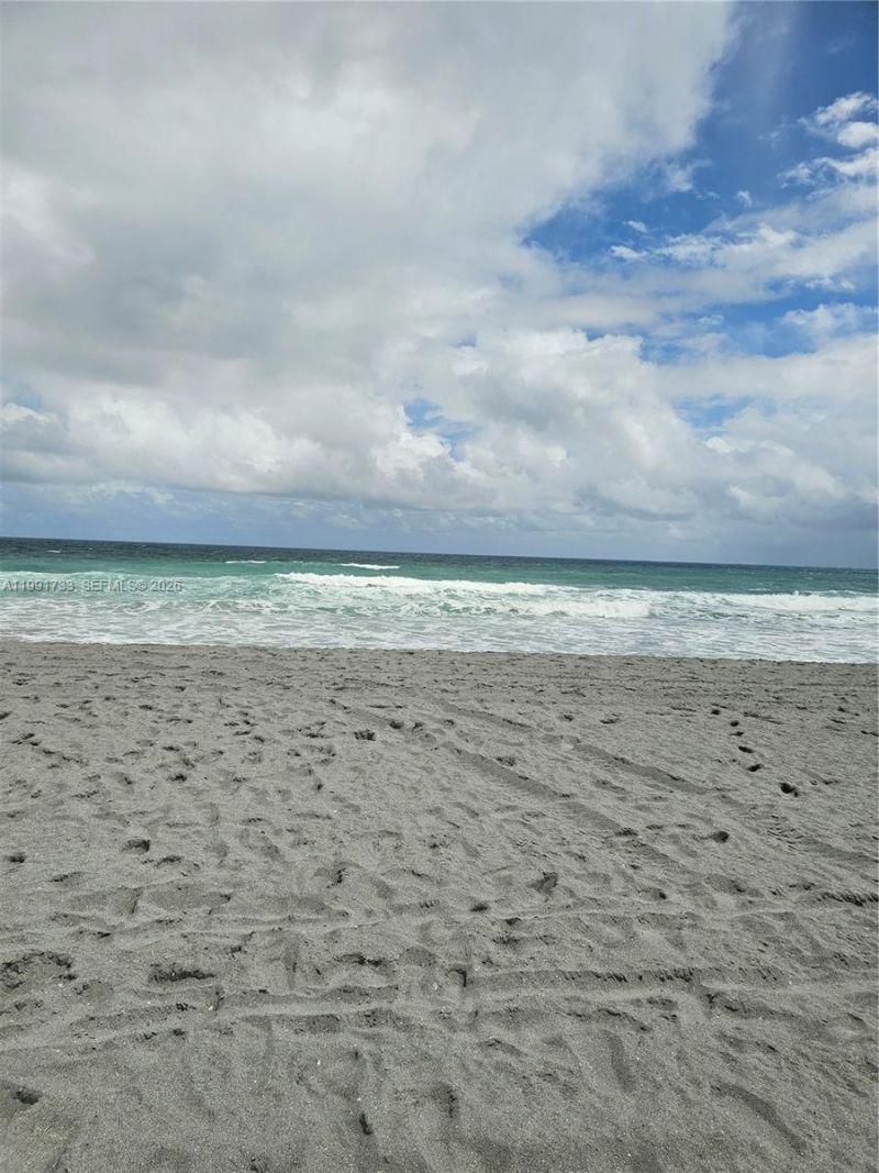 1780 Palm Cove, Unit 6-202, Delray Beach, FL 33445 Photo