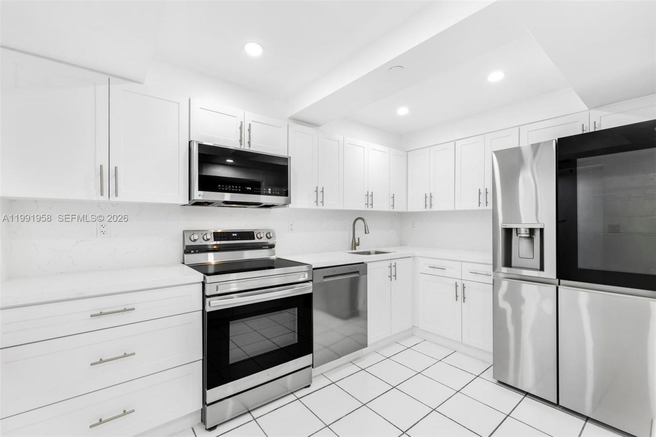 2401 Collins Ave , Unit 1906, Miami Beach, FL 33140 Photo