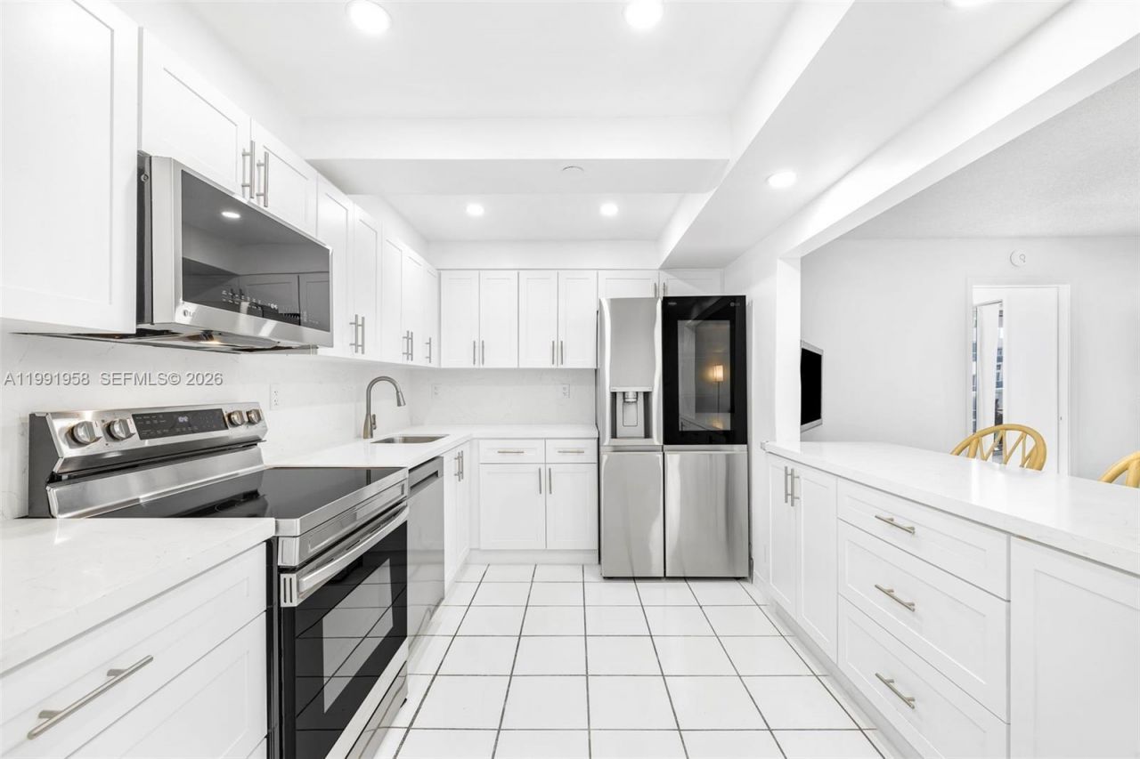 2401 Collins Ave , Unit 1906, Miami Beach, FL 33140 Photo