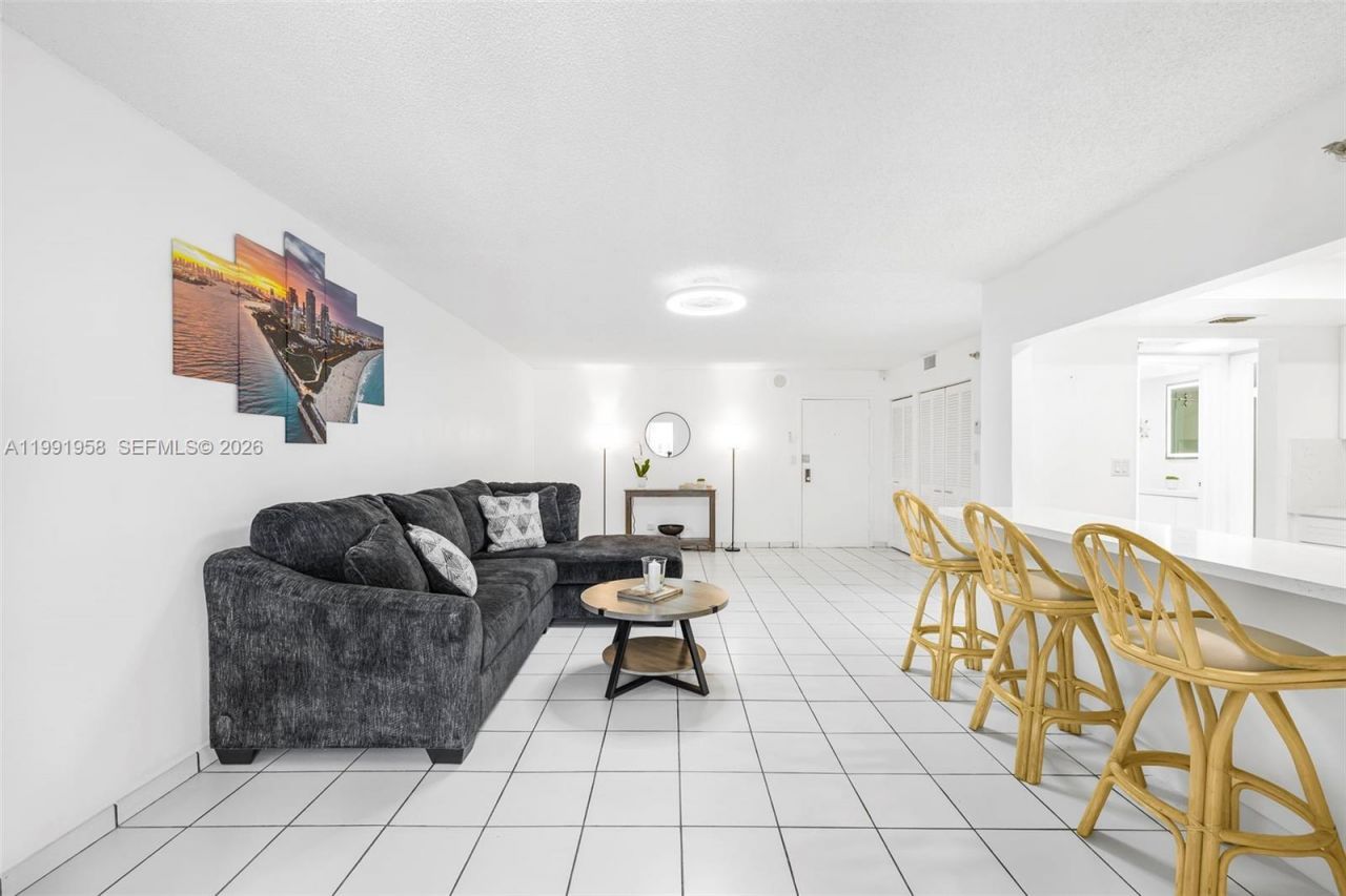 2401 Collins Ave , Unit 1906, Miami Beach, FL 33140 Photo