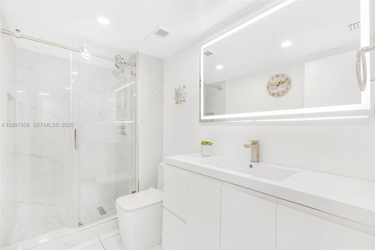 2401 Collins Ave , Unit 1906, Miami Beach, FL 33140 Photo