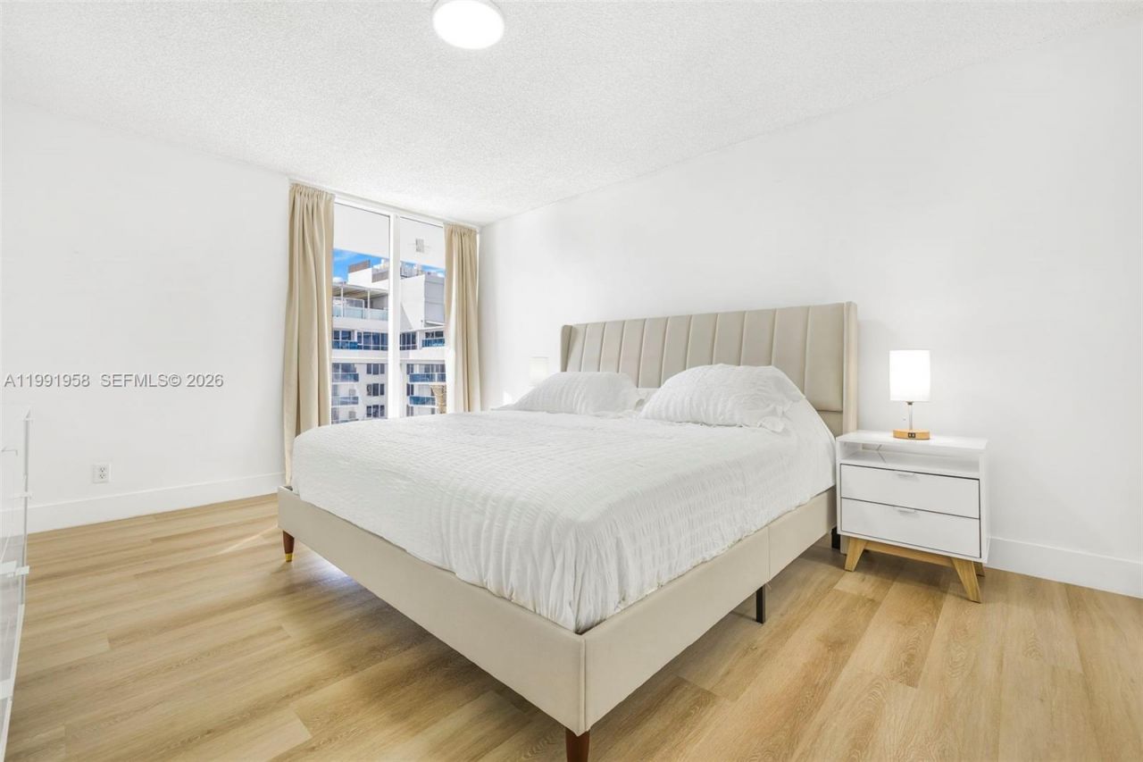 2401 Collins Ave , Unit 1906, Miami Beach, FL 33140 Photo