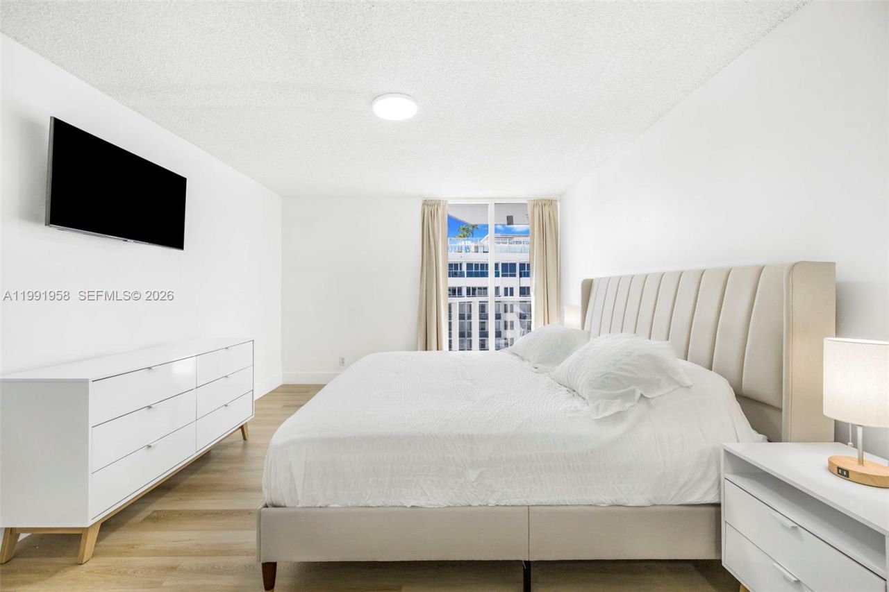 2401 Collins Ave , Unit 1906, Miami Beach, FL 33140 Photo