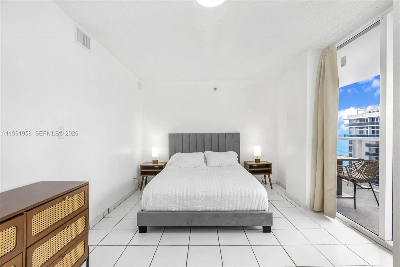 2401 Collins Ave , Unit 1906, Miami Beach, FL 33140 Photo