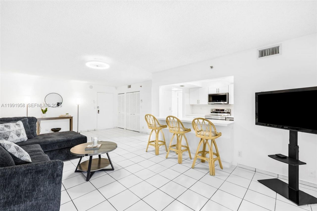 2401 Collins Ave , Unit 1906, Miami Beach, FL 33140 Photo