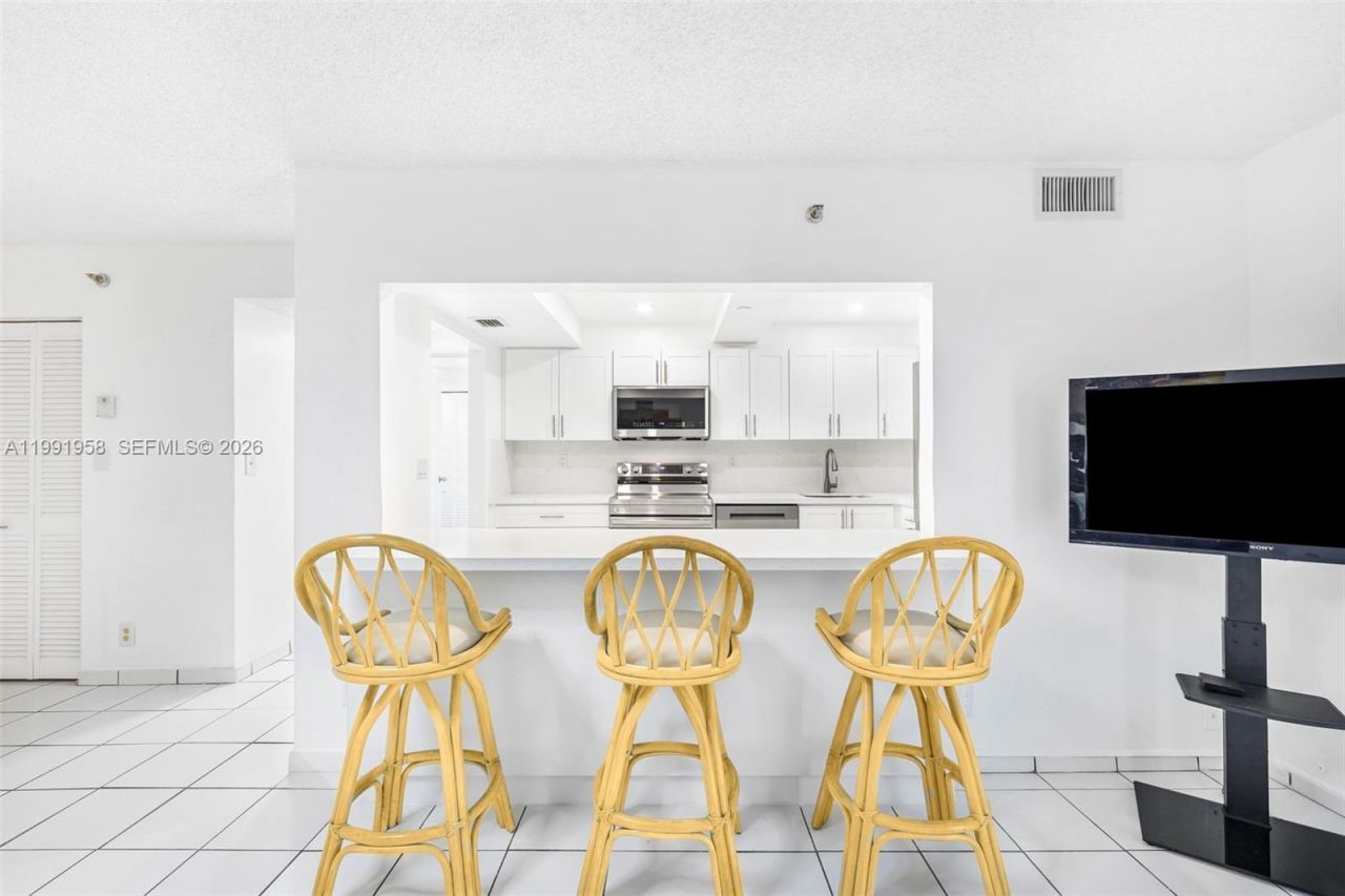 2401 Collins Ave , Unit 1906, Miami Beach, FL 33140 Photo