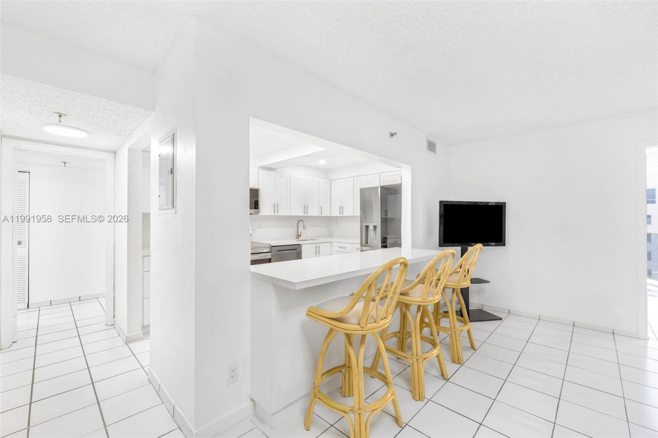 2401 Collins Ave , Unit 1906, Miami Beach, FL 33140 Photo