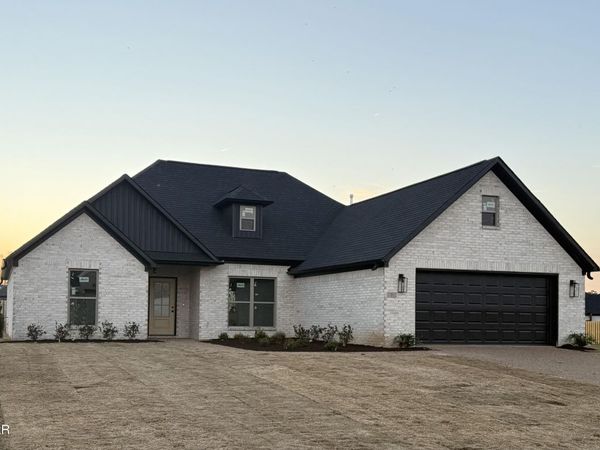 7 Red Maple Cove , Jackson, TN 38305