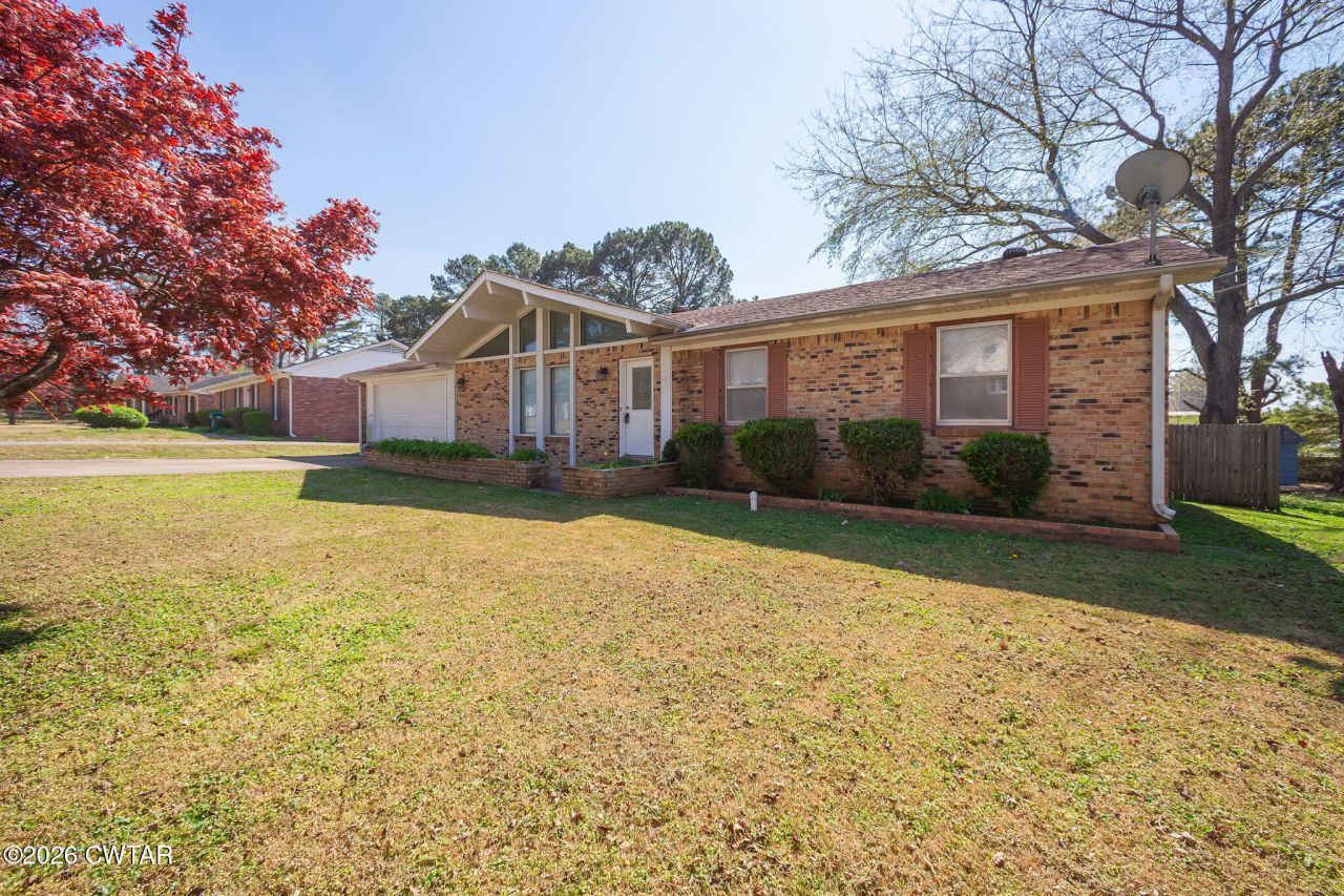 16 Sunvalley Drive Jackson, TN 38305