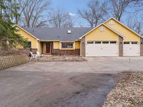 2200 Alcana Lane, Burnsville, MN 55306