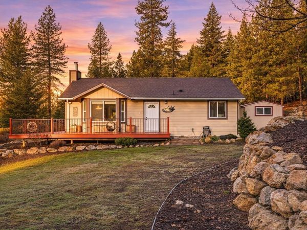 702 McCammon Dr, Elk, WA 99009