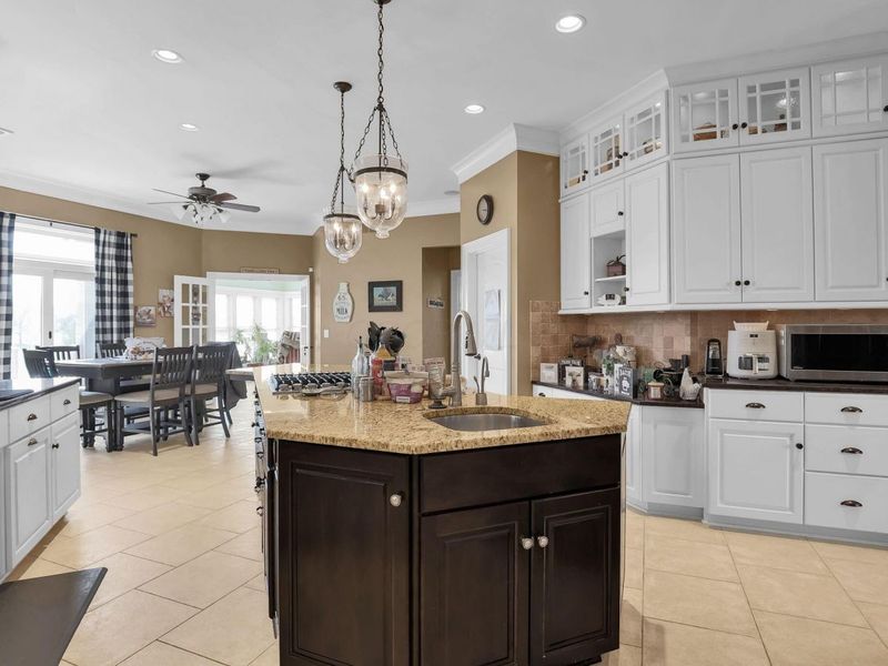 1577 Winding Oak Drive NW, Baltimore, OH 43105 Photo 12