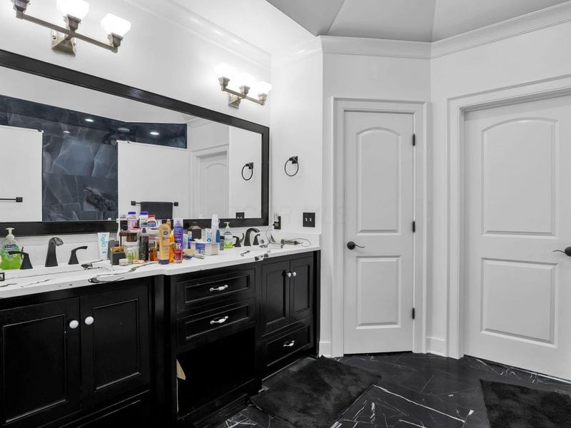 1577 Winding Oak Drive NW, Baltimore, OH 43105 Photo 23