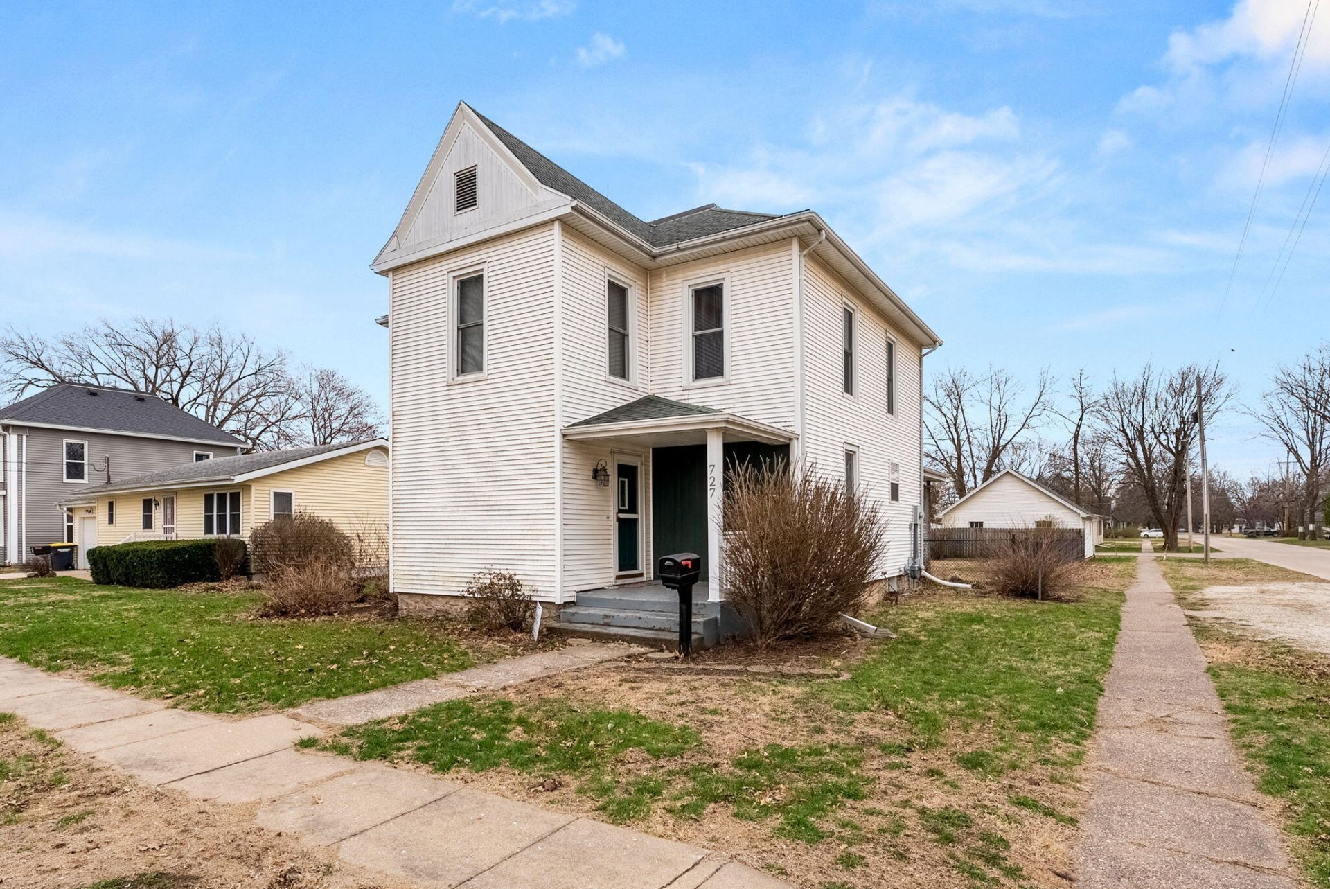 727 Isett Ave, Wapello, IA 52653 Main Photo