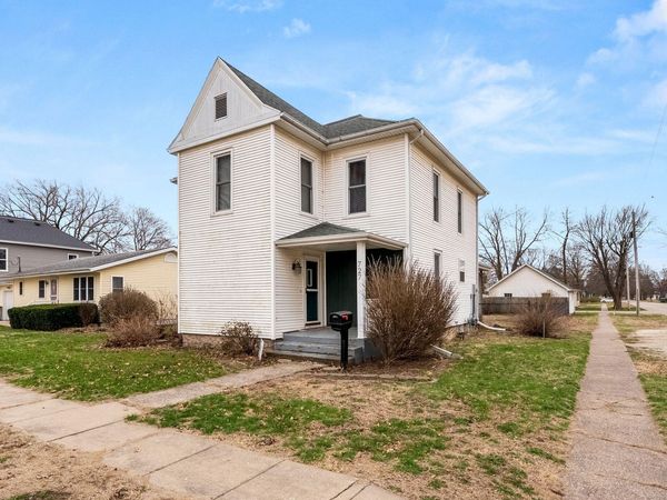 727 ISETT AVE, Wapello, IA 52653