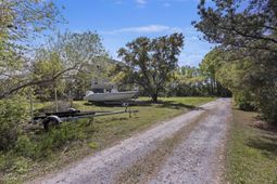 1371 River Road photo 4