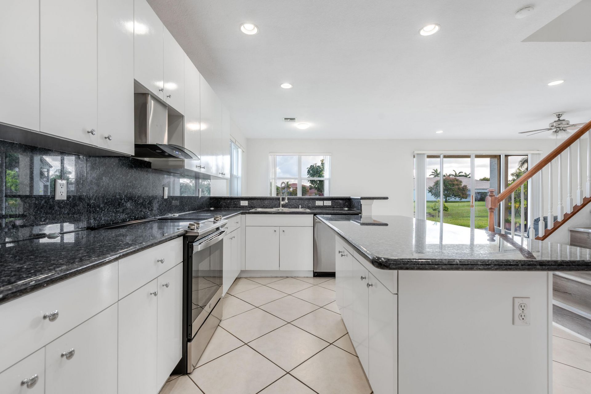 102 Ibisca Terrace, Royal Palm Beach, FL 33411 Photo