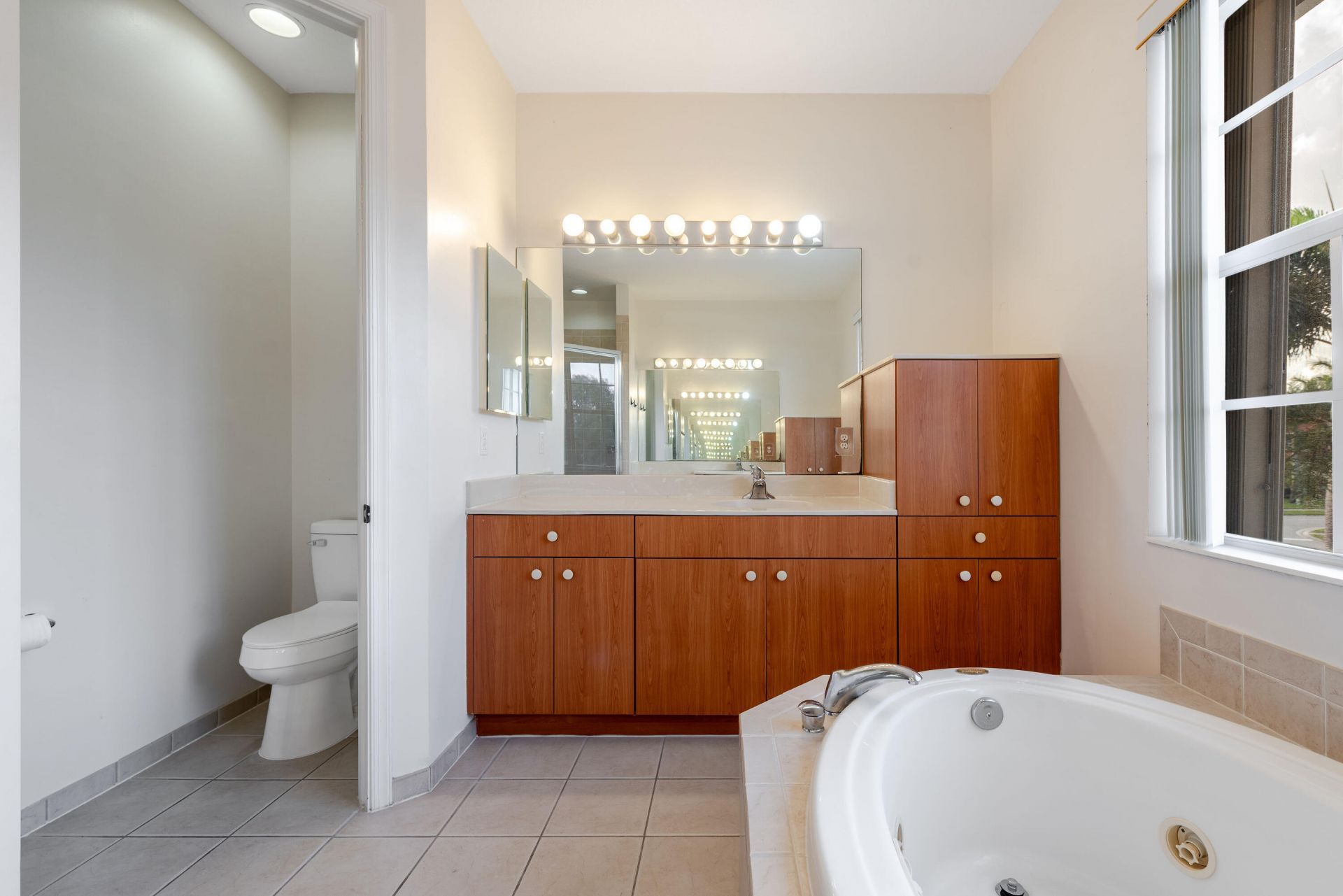 102 Ibisca Terrace, Royal Palm Beach, FL 33411 Photo