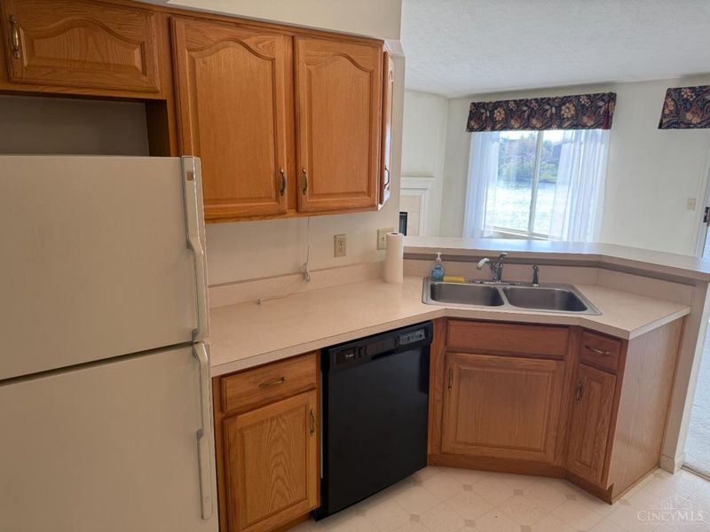 7470 Waterford Drive, Unit 302, Deerfield Twp., OH 45040 Photo 11