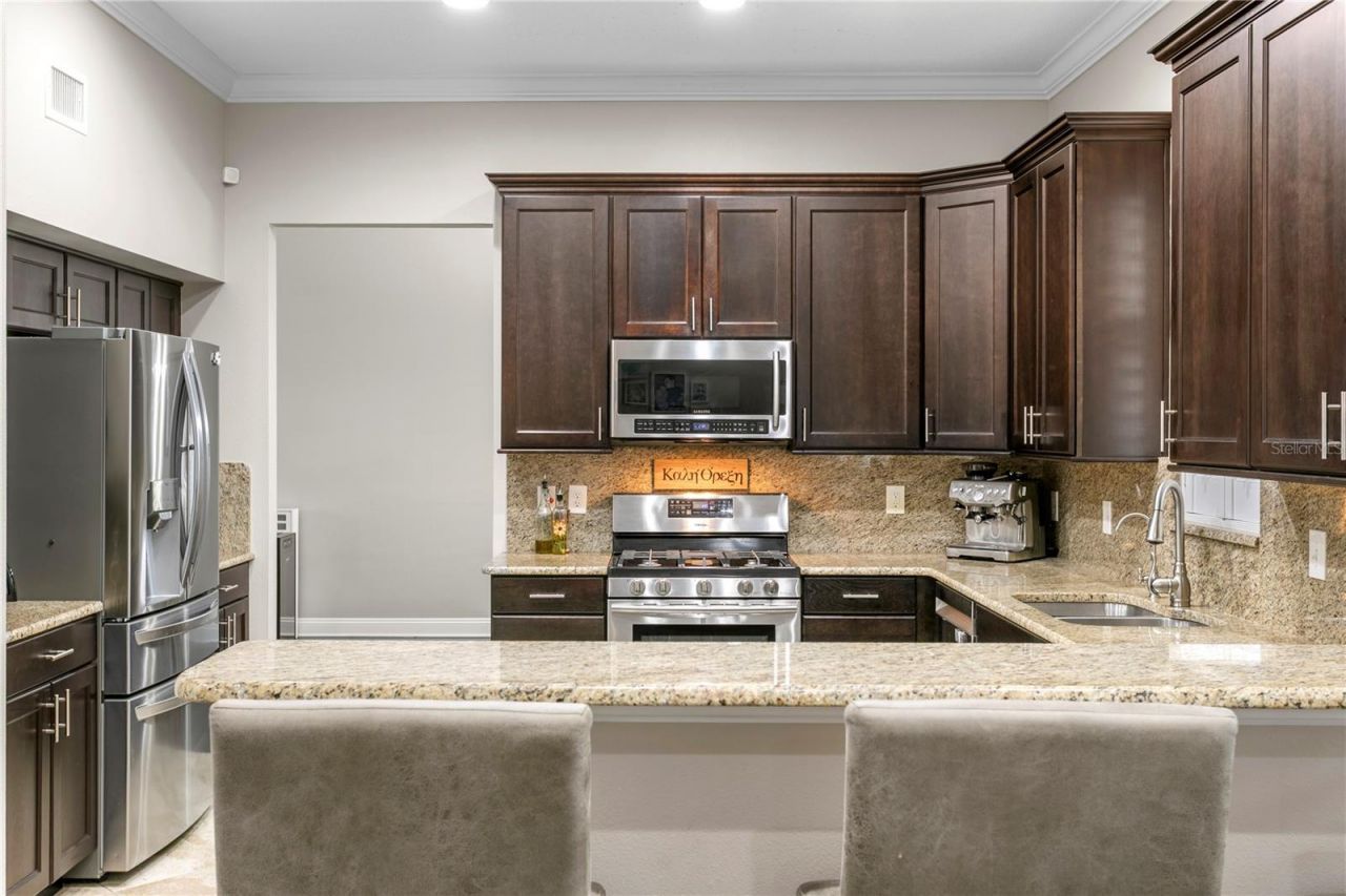 10121 Kingsbridge Avenue , Tampa, FL 33626 Photo