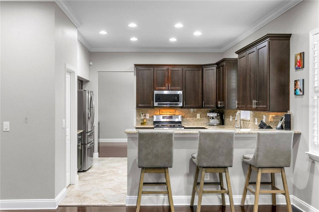 10121 Kingsbridge Avenue , Tampa, FL 33626 Photo