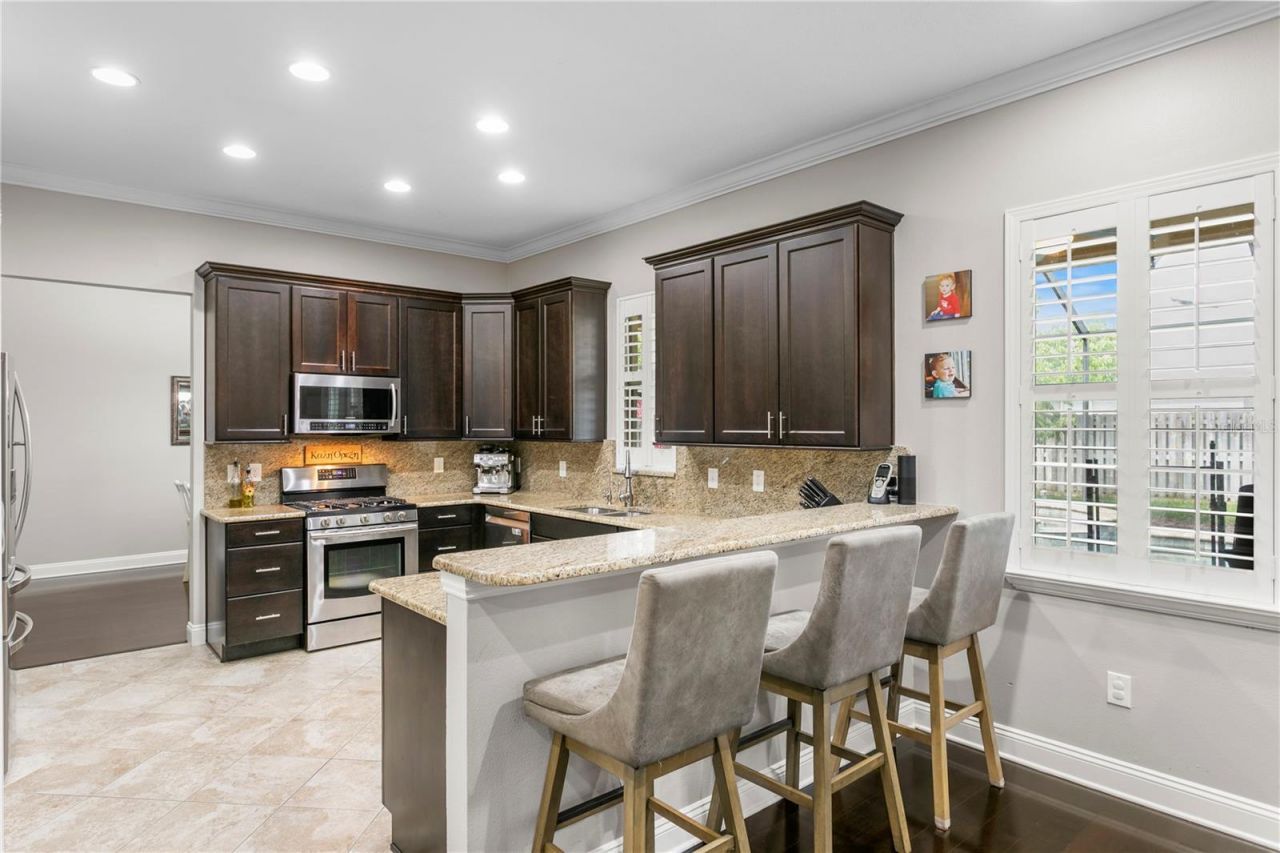 10121 Kingsbridge Avenue , Tampa, FL 33626 Photo