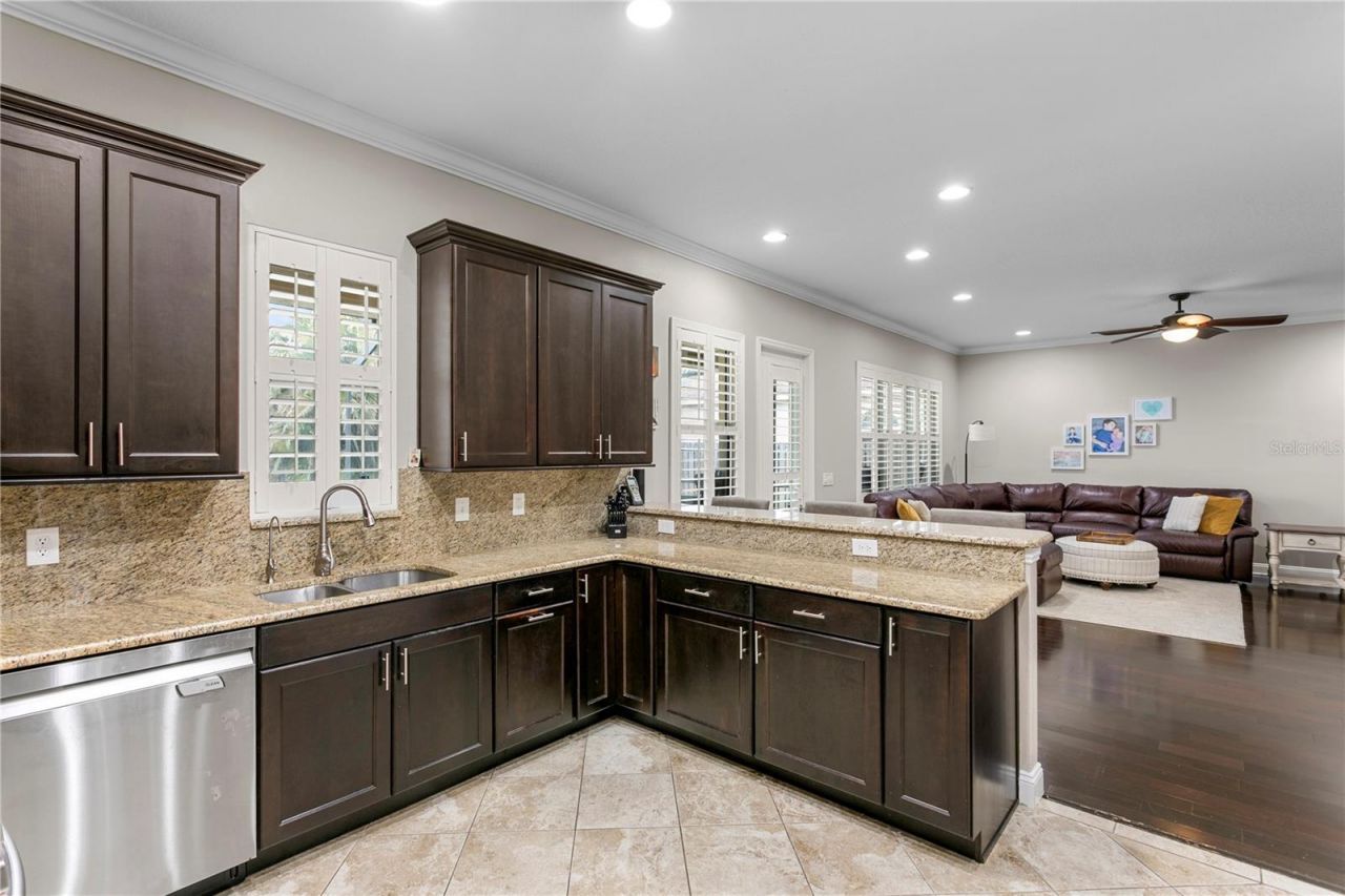 10121 Kingsbridge Avenue , Tampa, FL 33626 Photo